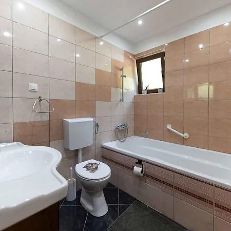 Apartment In 45268 *