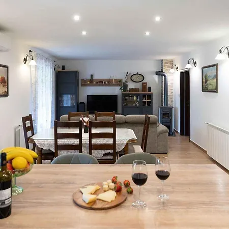 In 45268 Apartment Grizane-Belgrad